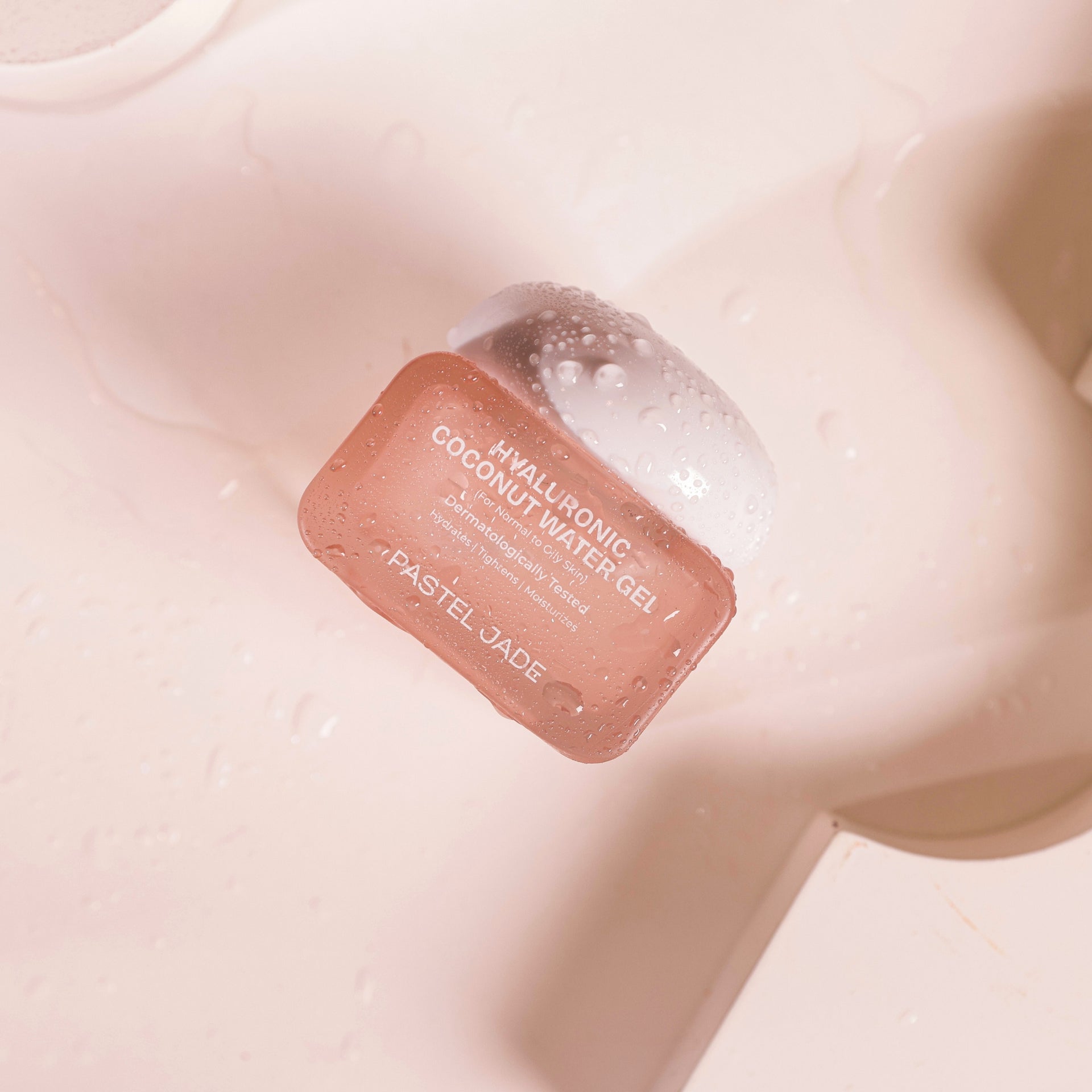 Hyaluronic Coconut Water Gel for Oily Skin

Oil-Control + Skin-Tightening + Post-Care Soothing Gel (50 g)